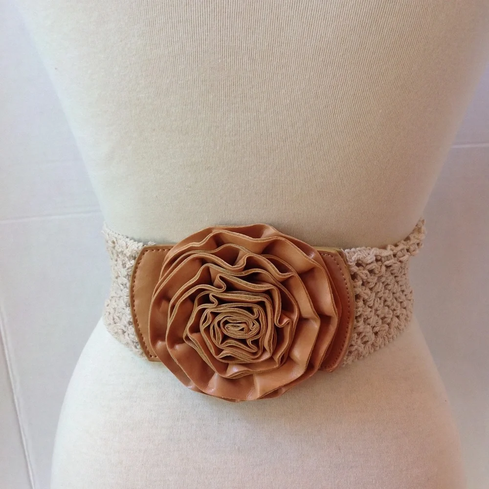 Tan Leather Flower Cream Crochet Stretch Belt